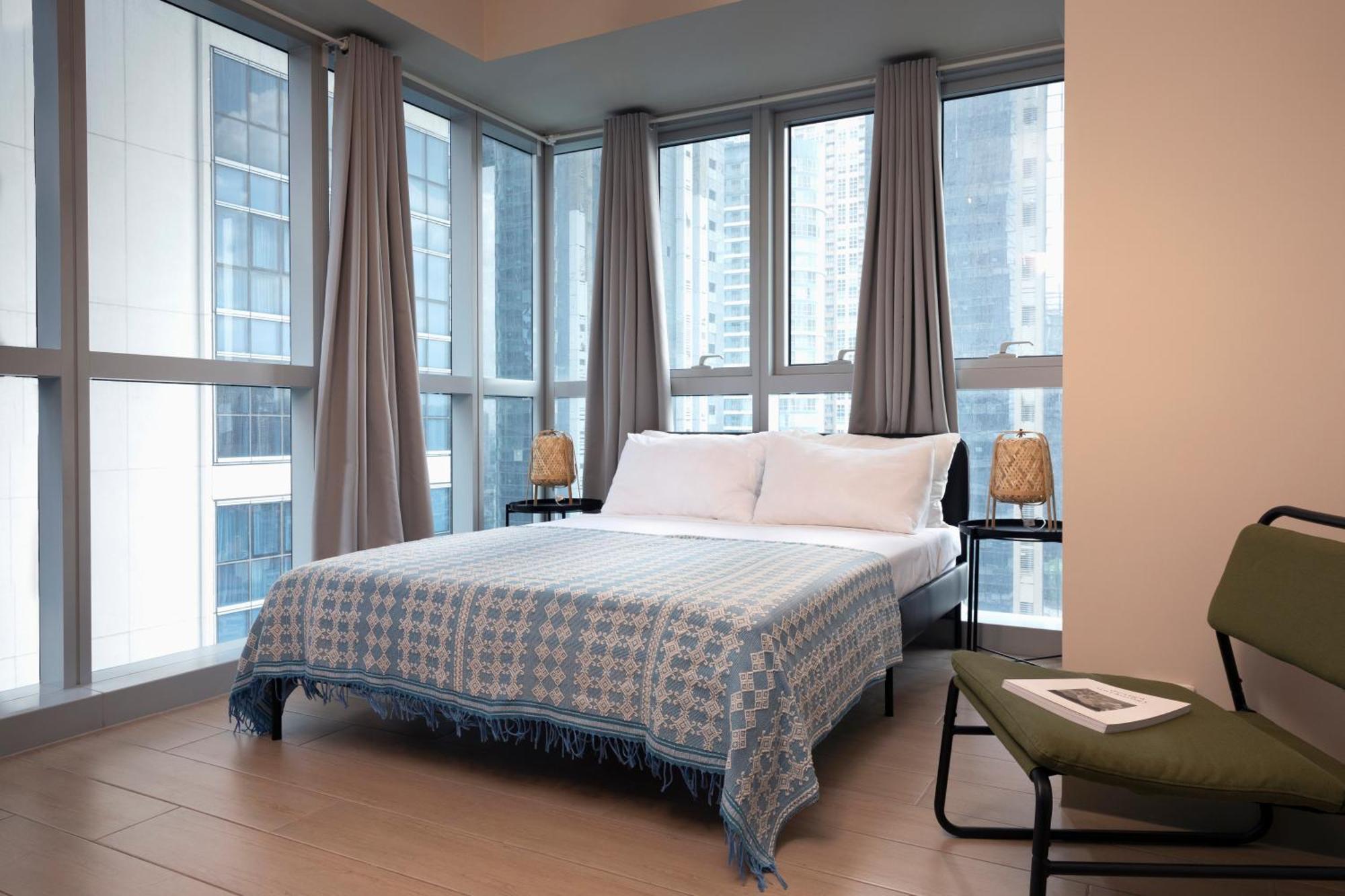 Uptown Parksuites Apartments Tower 2 Bgc By Ph Staycation Manila Exterior photo