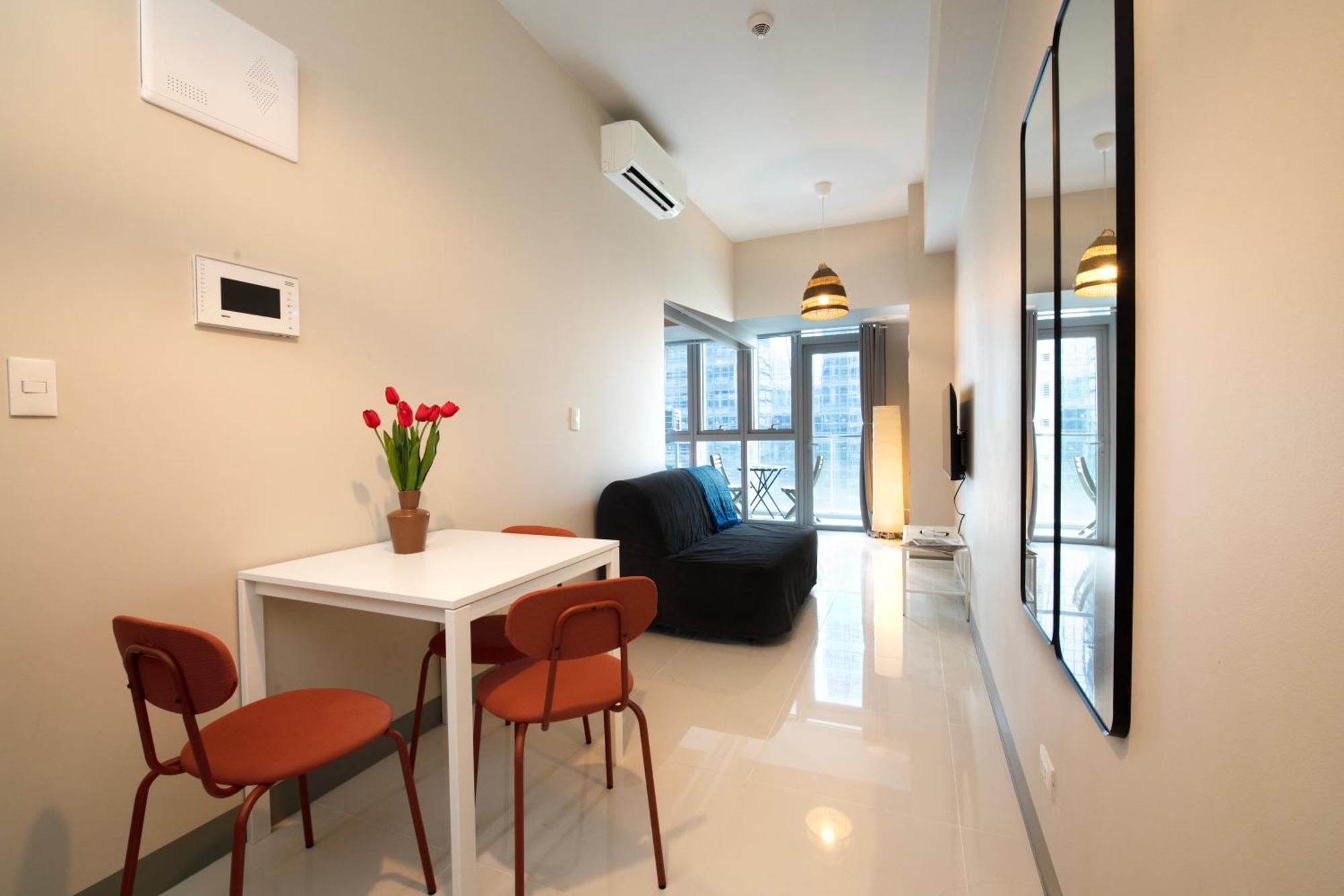 Uptown Parksuites Apartments Tower 2 Bgc By Ph Staycation Manila Exterior photo