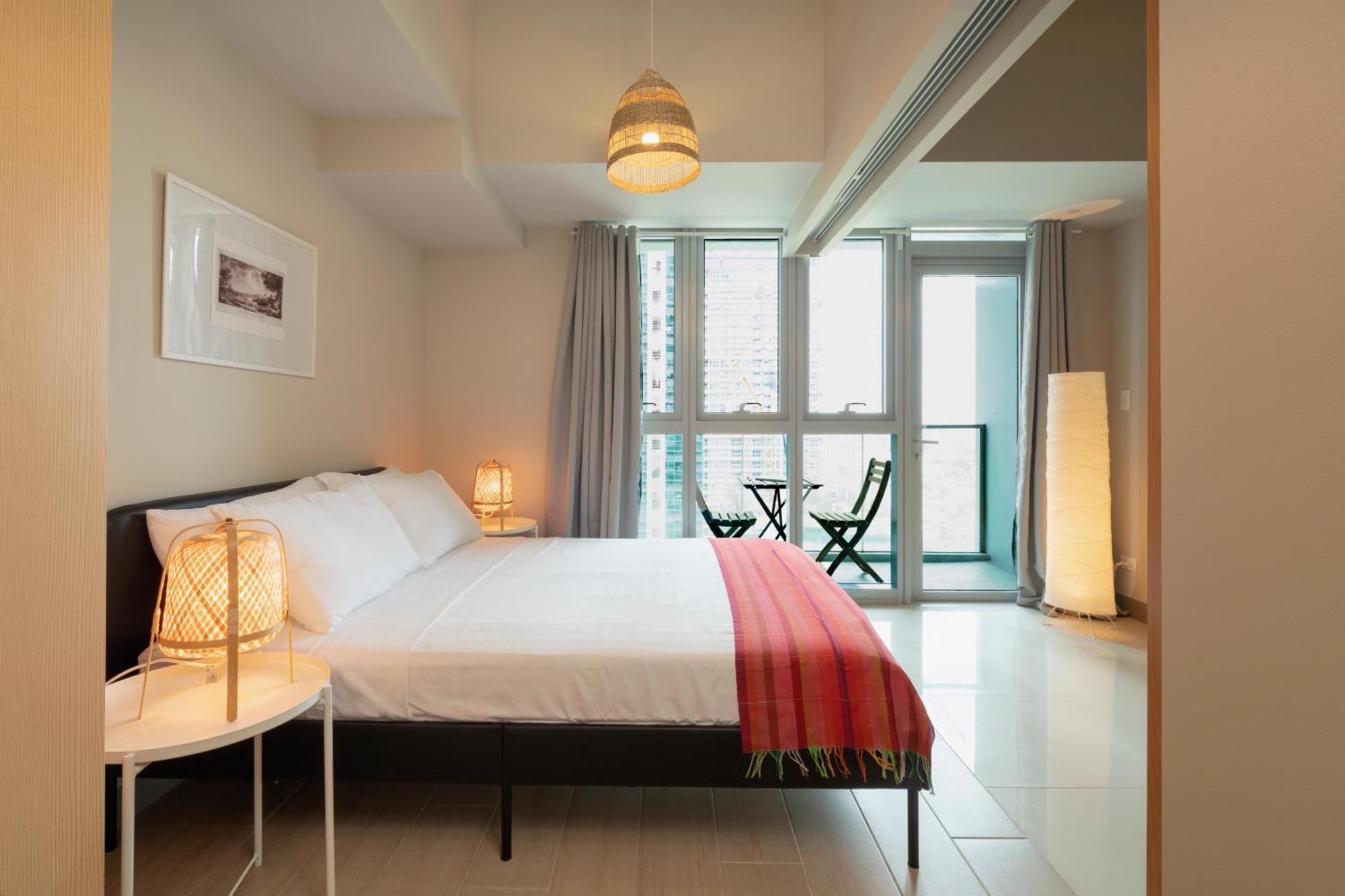 Uptown Parksuites Apartments Tower 2 Bgc By Ph Staycation Manila Exterior photo