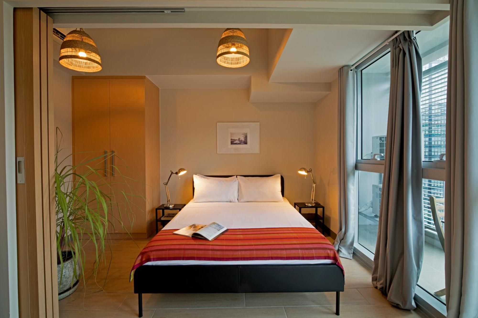 Uptown Parksuites Apartments Tower 2 Bgc By Ph Staycation Manila Exterior photo